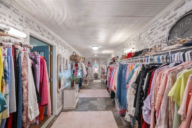 1401 Camper Rd, Decaturville, TN 38329