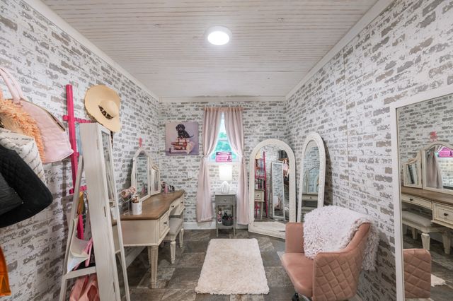 1401 Camper Rd, Decaturville, TN 38329