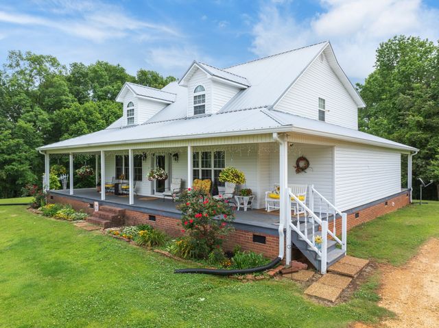 1401 Camper Rd, Decaturville, TN 38329