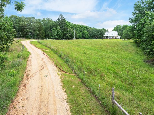 1401 Camper Rd, Decaturville, TN 38329