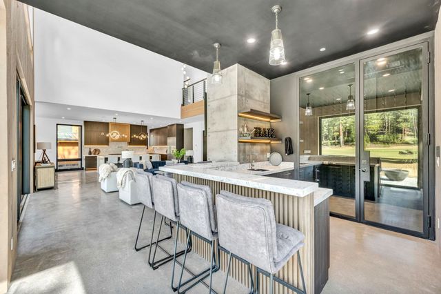 9185 Heartwood Drive, Truckee, CA 96161