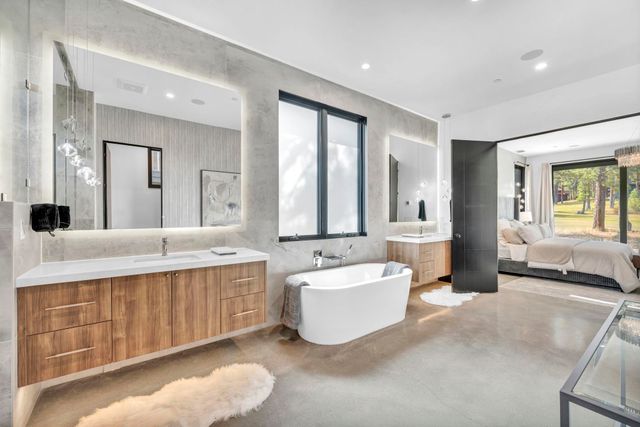 9185 Heartwood Drive, Truckee, CA 96161