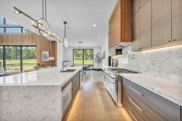 9185 Heartwood Drive, Truckee, CA 96161