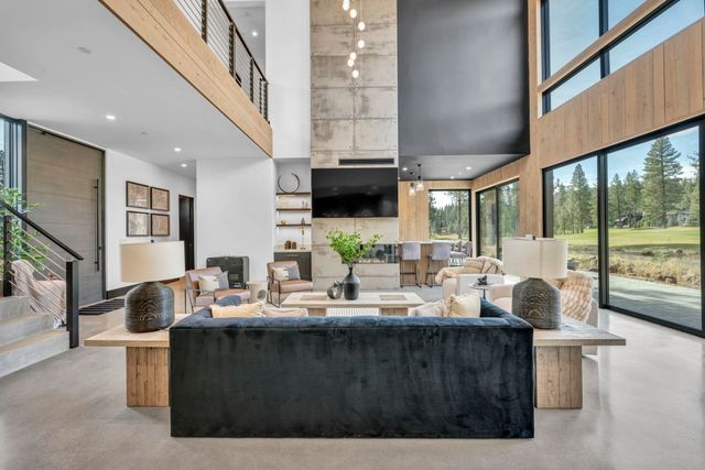 9185 Heartwood Drive, Truckee, CA 96161