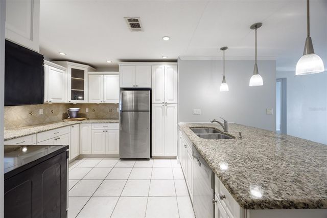 2650 COUNTRYSIDE BOULEVARD F303, Clearwater, FL 33761