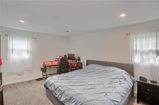 220 Oak Park Ln, Union Twp, PA 16101