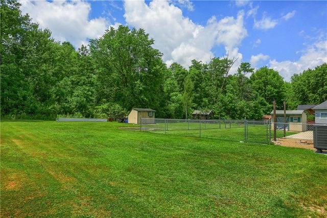 220 Oak Park Ln, Union Twp, PA 16101
