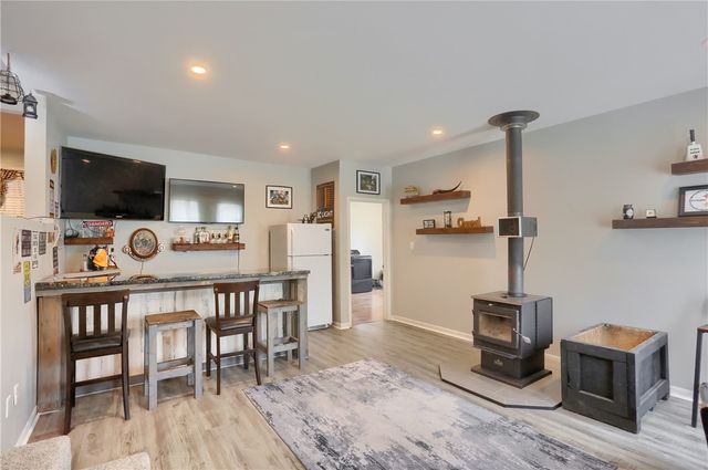220 Oak Park Ln, Union Twp, PA 16101