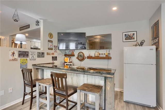 220 Oak Park Ln, Union Twp, PA 16101