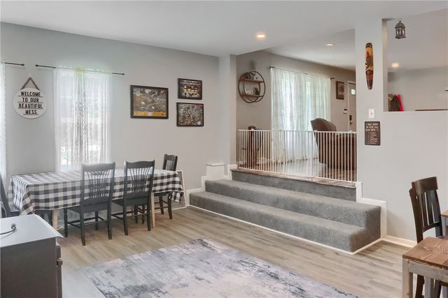 220 Oak Park Ln, Union Twp, PA 16101