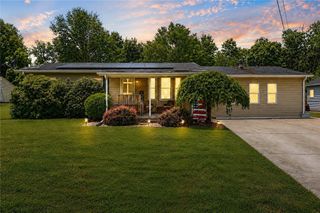 220 Oak Park Ln, Union Twp, PA 16101