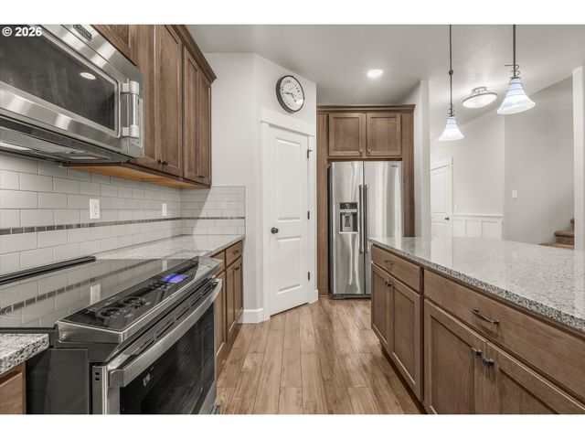 12725 ASPENWOOD Ln, Oregon City, OR 97045