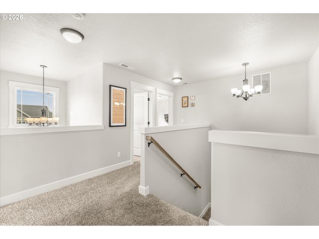 12725 ASPENWOOD Ln, Oregon City, OR 97045