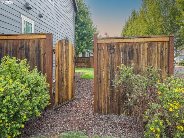 12725 ASPENWOOD Ln, Oregon City, OR 97045