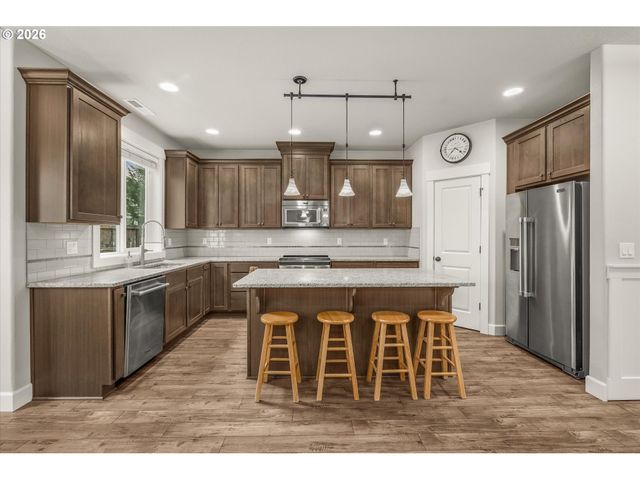 12725 ASPENWOOD Ln, Oregon City, OR 97045