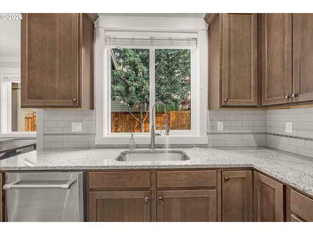 12725 ASPENWOOD Ln, Oregon City, OR 97045