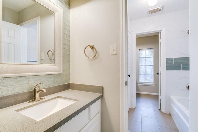 5125 Carriage Bend Drive, Katy, TX 77450