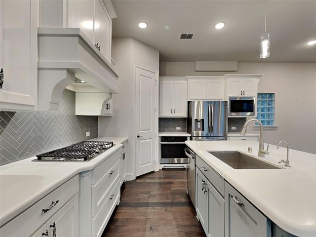 6830 Colonnade Drive, Irving, TX 75039