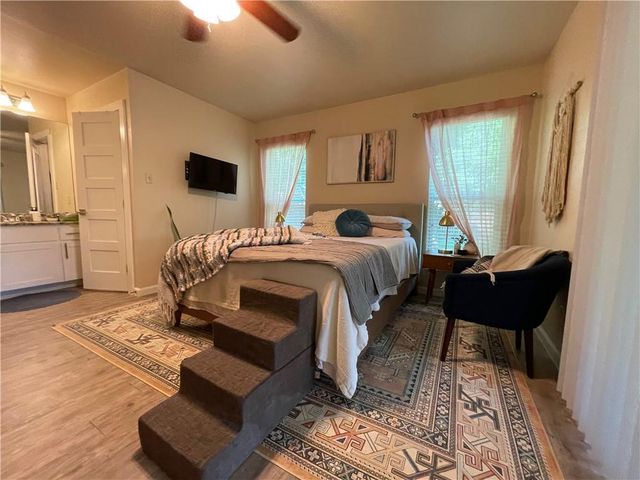 7110 Whispering Winds DR, Austin, TX 78745