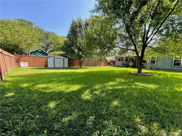 7110 Whispering Winds DR, Austin, TX 78745