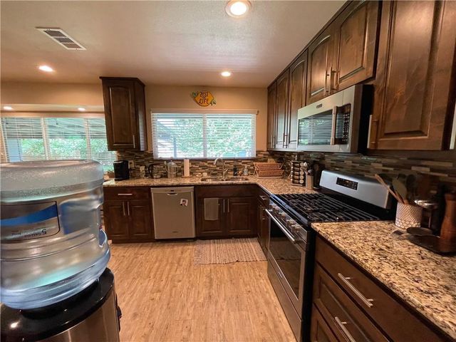 7110 Whispering Winds DR, Austin, TX 78745