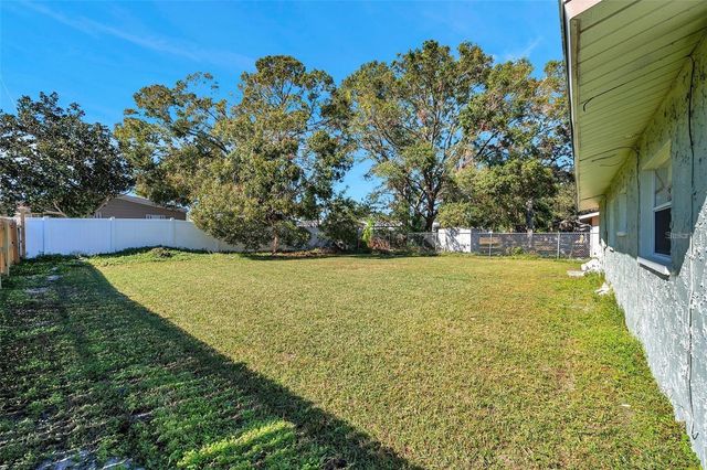 926 LAKE PALMS DRIVE, Largo, FL 33771