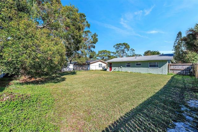 926 LAKE PALMS DRIVE, Largo, FL 33771