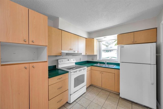 926 LAKE PALMS DRIVE, Largo, FL 33771