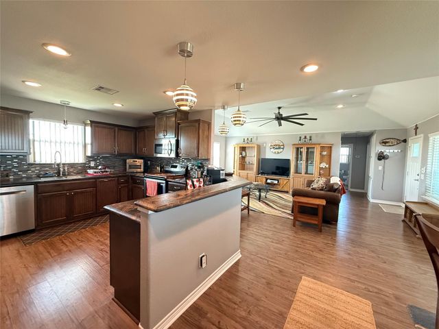 653 Waypoint Drive, Palacios, TX 77465