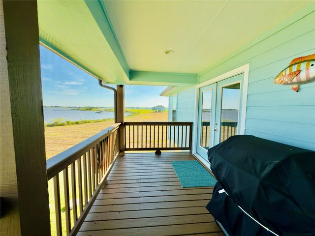 653 Waypoint Drive, Palacios, TX 77465