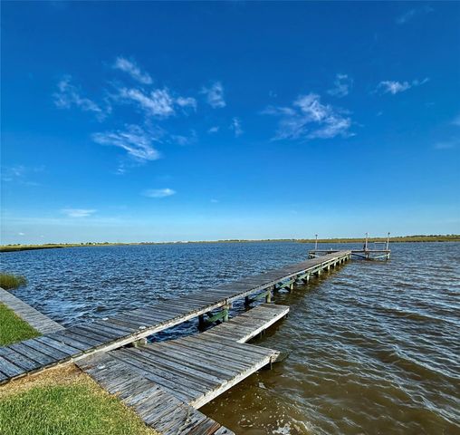 653 Waypoint Drive, Palacios, TX 77465