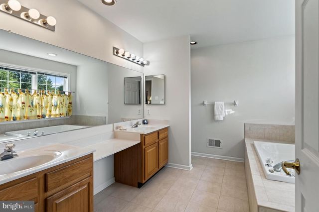 328 CREEK CROSSING LN, Chester Springs, PA 19425