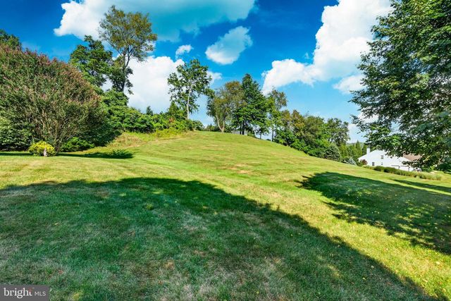 328 CREEK CROSSING LN, Chester Springs, PA 19425