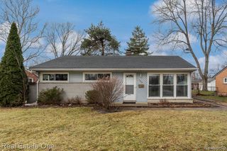 125 Sheffield Drive, Troy, MI 48083