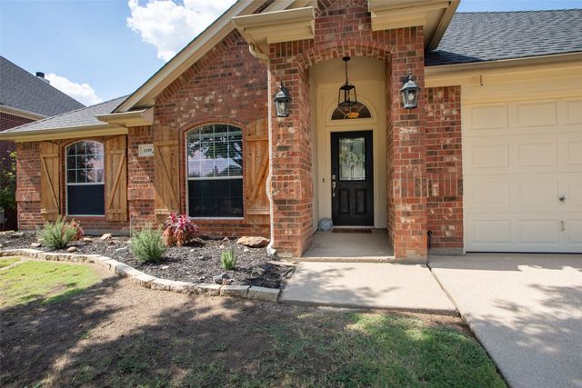 1109 Linden Drive, Burleson, TX 76028