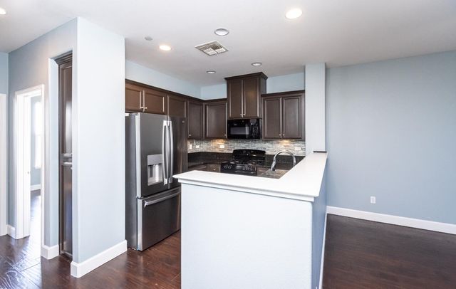 6216 Lonetree Blvd, Rocklin, CA 95765