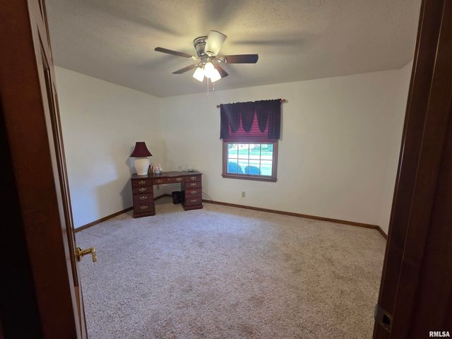 133 Manor Hill Drive, Chatham, IL 62629