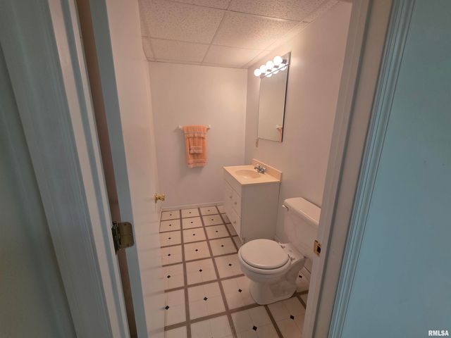 133 Manor Hill Drive, Chatham, IL 62629