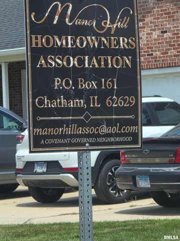 133 Manor Hill Drive, Chatham, IL 62629