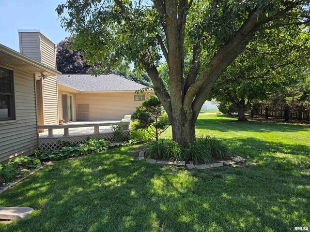 133 Manor Hill Drive, Chatham, IL 62629