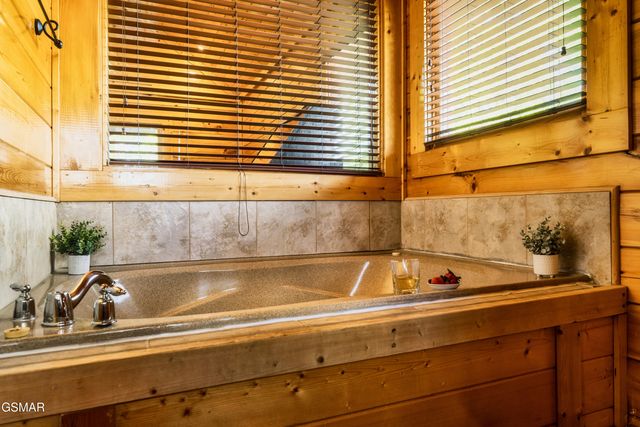 2739 Mountain Preserve Drive, Sevierville, TN 37862