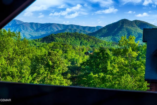 2739 Mountain Preserve Drive, Sevierville, TN 37862