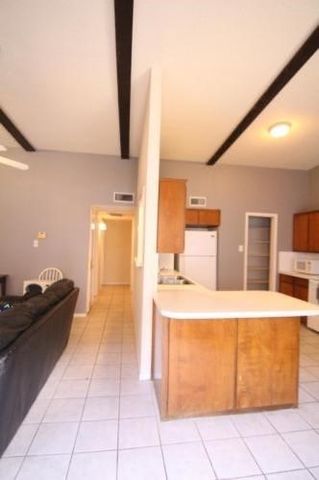 2714 McCart Avenue, Fort Worth, TX 76110