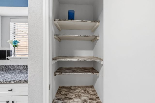 2119 Place Rebecca Lane F8, Houston, TX 77090