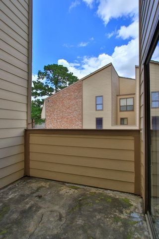 2119 Place Rebecca Lane F8, Houston, TX 77090