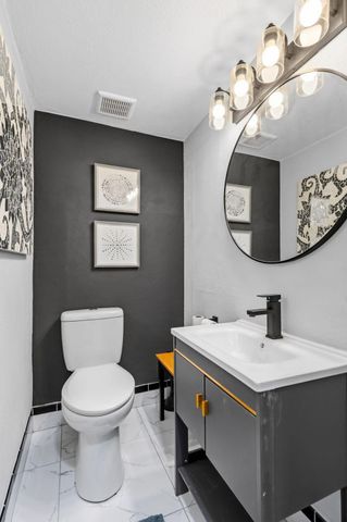 2119 Place Rebecca Lane F8, Houston, TX 77090