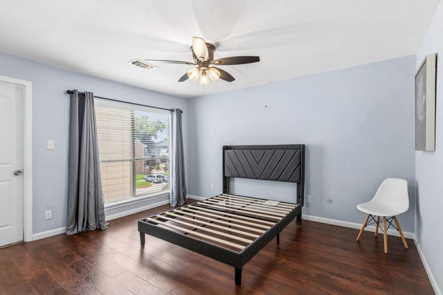 2119 Place Rebecca Lane F8, Houston, TX 77090