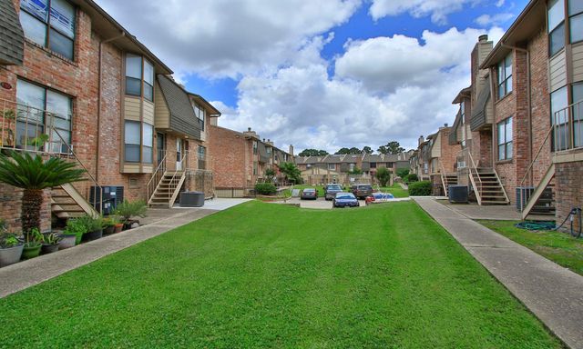 2119 Place Rebecca Lane F8, Houston, TX 77090