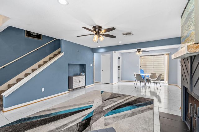 2119 Place Rebecca Lane F8, Houston, TX 77090