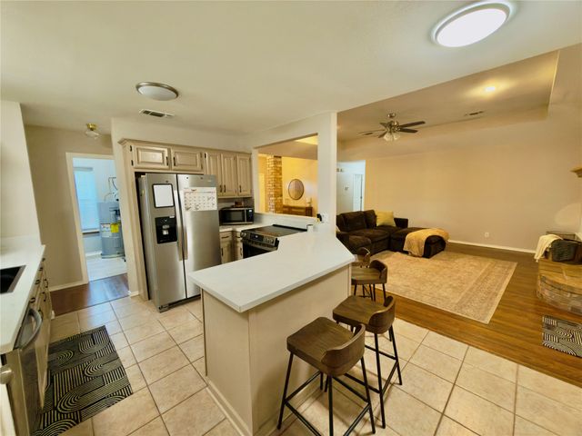 3910 Castlegate Drive, Paris, TX 75462